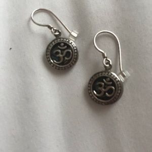 925 earring never worn